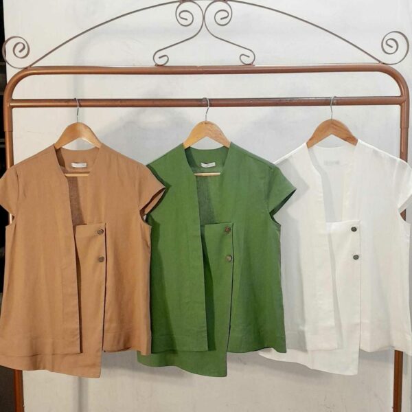 Blusa com botões frontais - Imagem 5