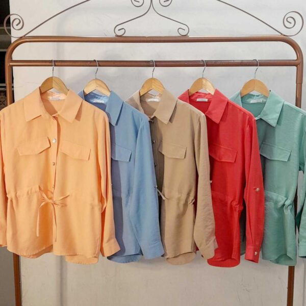 Camisa parka com botões frontais... - Imagem 7
